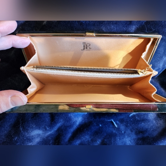 Vintage JR USA golden clutch - Picture 6 of 9